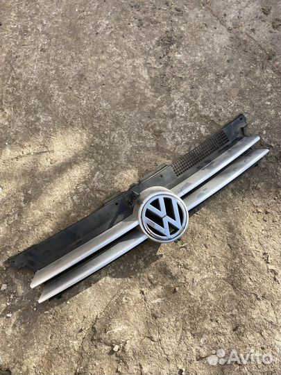 Решетка радиатора vw golf4