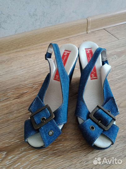 Босоножки женские