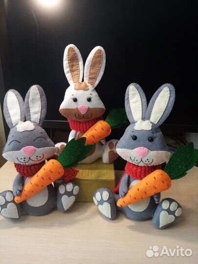 Зайцы символ 2023 года