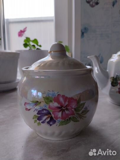 Чайник заварочный, сахарница