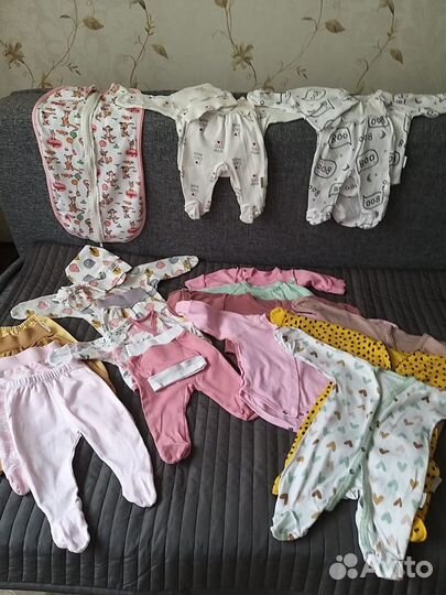 Одежда для новорожденной девочки ( на доставке)