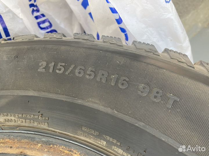 Kumho I'Zen KW22 215/65 R16 98T