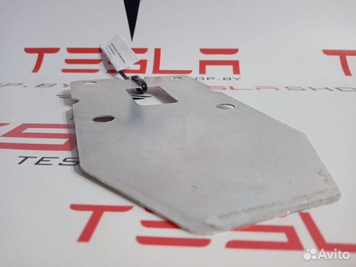 Пластина дистанционная телевизор/усилитель T1.0 мм