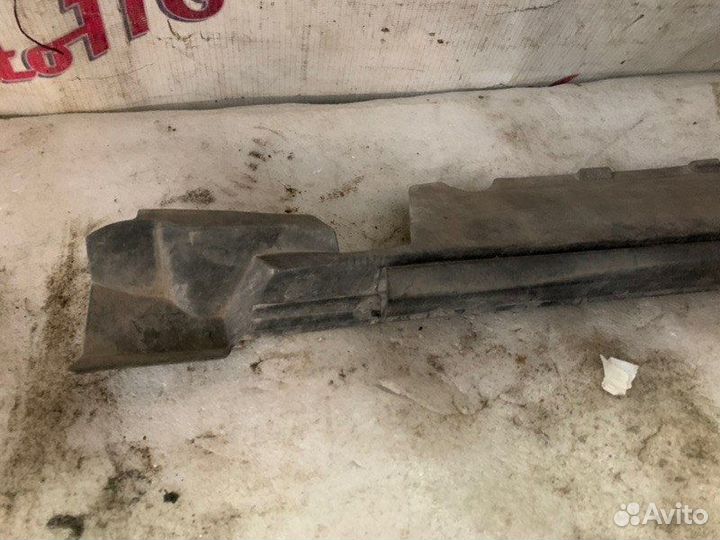 Накладка крыла передняя правая Land Cruiser 200