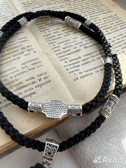 Крест нательный на гайтане с вставками