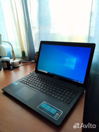 Ноутбук asus X552M