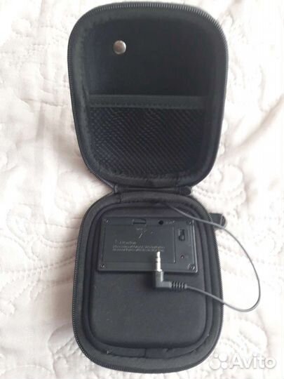 Колонка- чехол новая работает от батареек