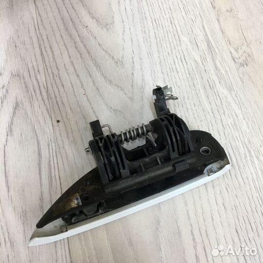 Ручка двери наружная Внешняя Renault sandero 2 Пра