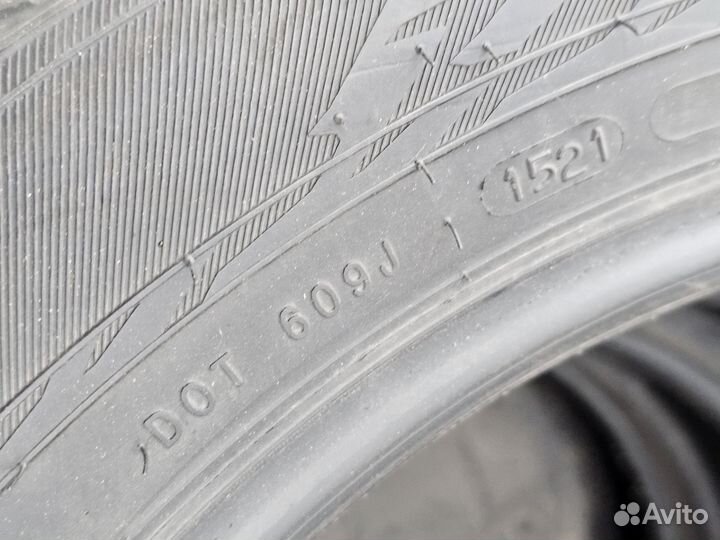 Nokian Tyres Hakkapeliitta 9 SUV 215/55 R18 99T