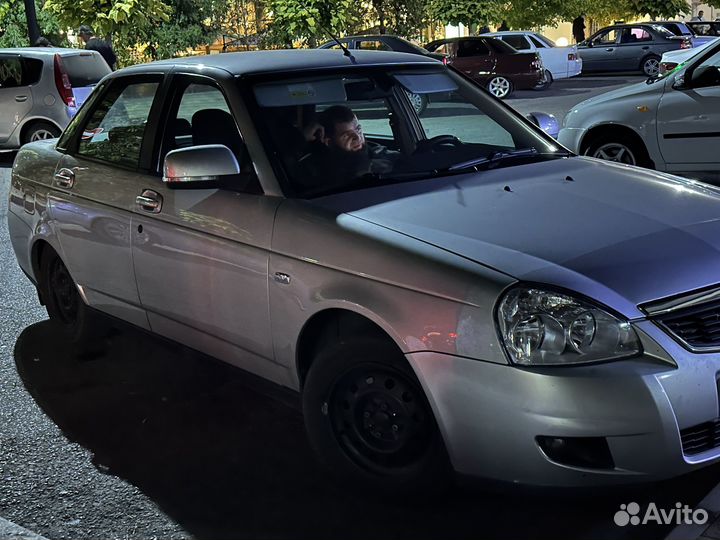 LADA priora 2015 lux