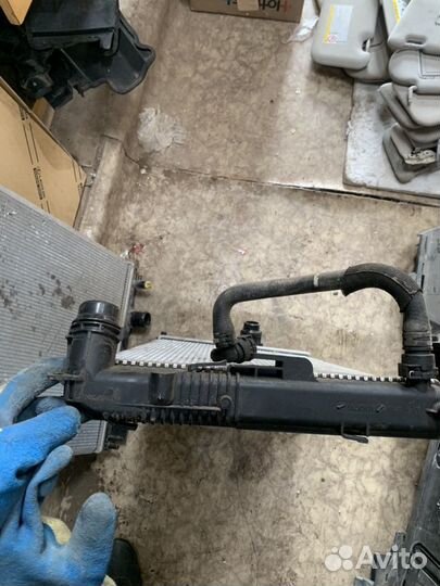Радиатор охлаждения Бмв f20 f30 116i 316i
