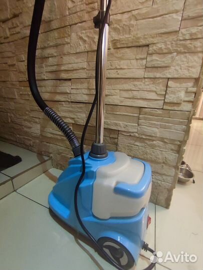 Отпариватель для одежды вертикальный