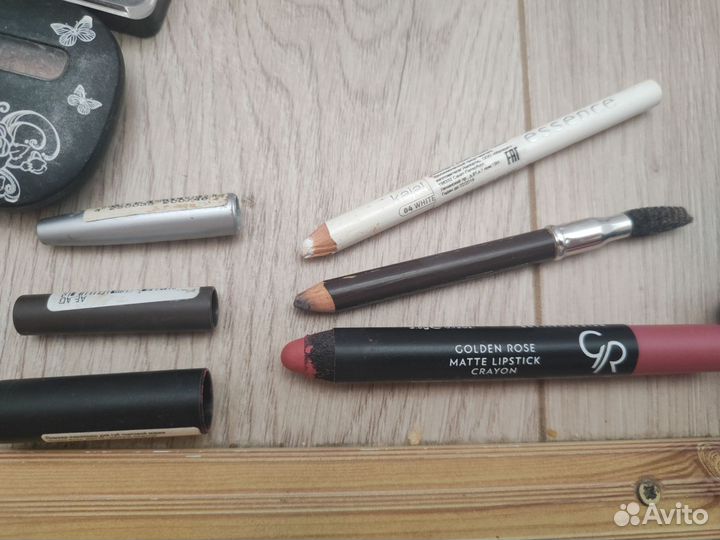 Набор косметики и уход за волосами