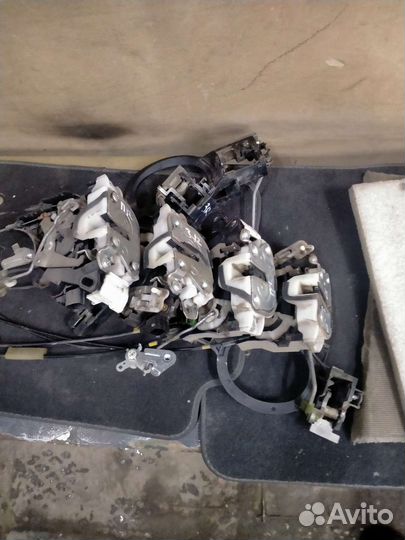 Замок двери mitsubishi лансер 10