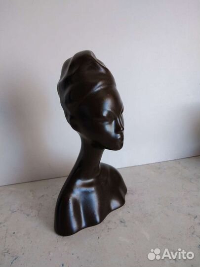 Бюст, статуэтка девушки