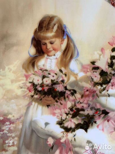 Тарелка настенная Donald Zolan каскад цветов