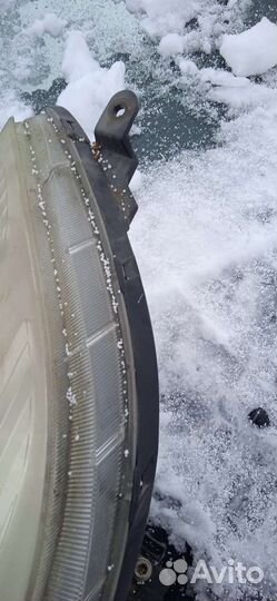 Фара правая фонарь левый Ярис