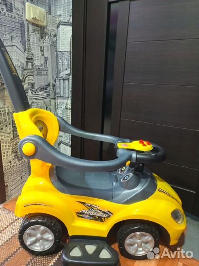Детская машинка каталка с ручкой