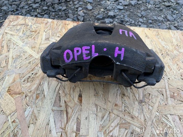 Суппорт передний левый Opel Astra L35 Z13DTH 2008