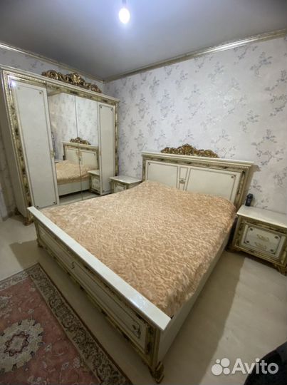 Спальный гарнитур