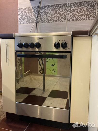 Плита электрическая стеклокерамика Zanussi