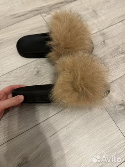 Сабо с натуральным мехом песца