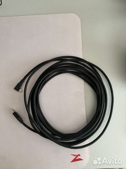 Шлем виртуальной реальности Oculus Quest