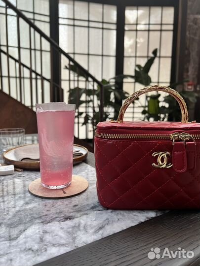 Сумка косметичка chanel красная