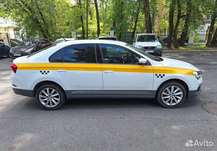 Skoda Rapid 1.6 AT, 2021, 132 000 км