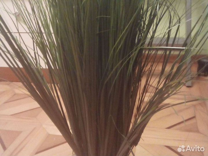 Искусственная зеленьЦена за ветку