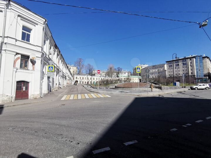 6-к. квартира, 112 м², 2/3 эт.