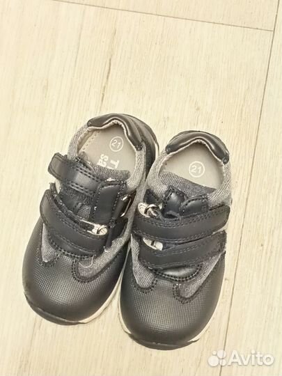 Детские кроссовки