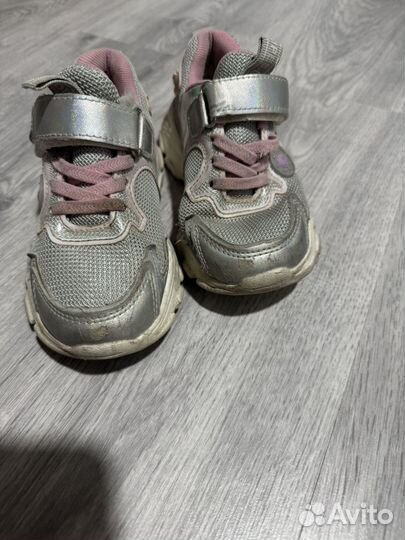 Кроссовки детские 29 р