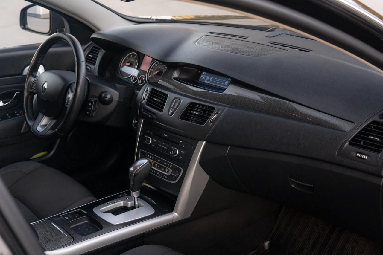 Renault Latitude: фото из отзыва