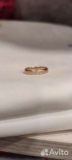 Золотое кольцо с бриллиантами 585пробы