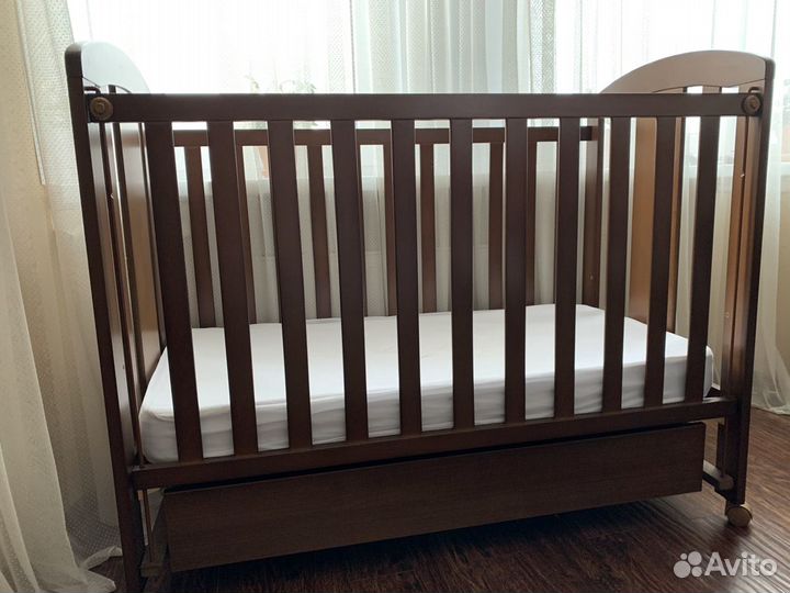 Комплект: Детская кроватка и комод Micuna