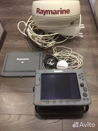 Карплоттер raymarine E120