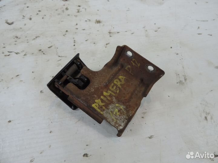 Ручка открывания капота Nissan Primera P12