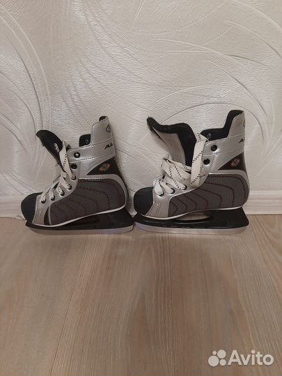 Коньки хоккейные размер 36