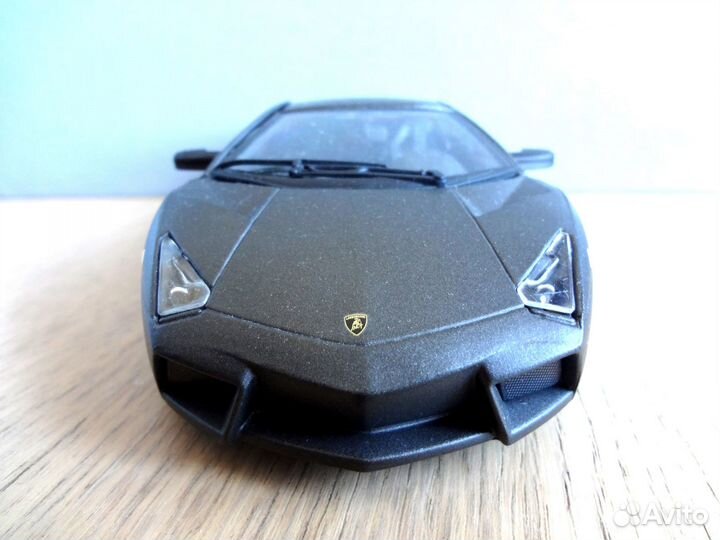 Модель Lamborghini Reventon (2008), 1:24