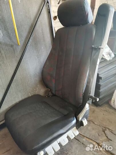 Сиденье водительское actros