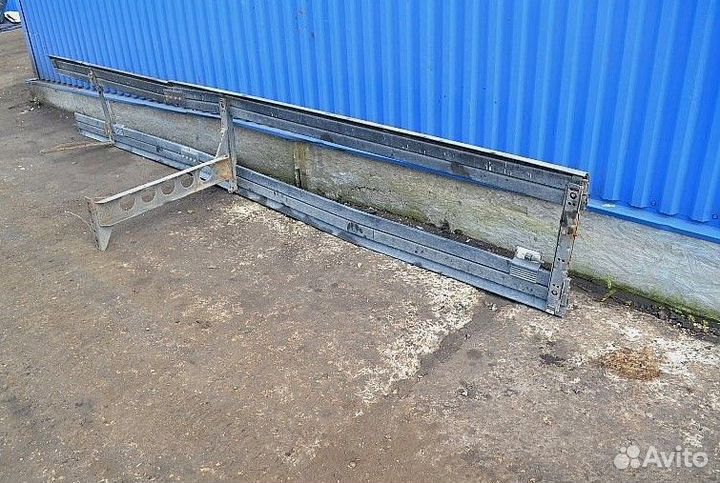 Боковой спойлер по раме, левый scania P-series (01