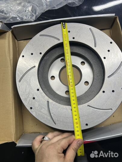 Передние тормозные диски 320мм