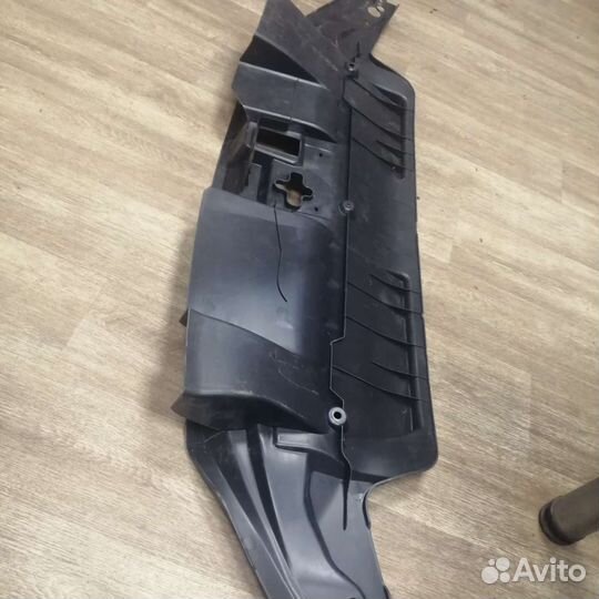 Накладка под капот Toyota LC 200 2016-2020