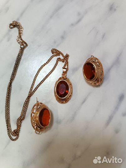Набор бижутерии серьги и цепочка с подвеской