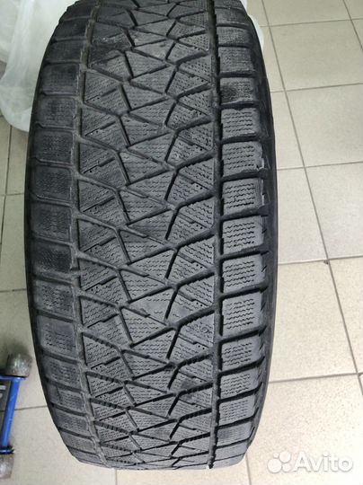 Bridgestone Blizzak DM-V2 255/60 R18