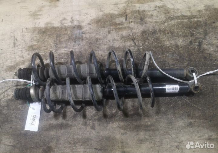 Стойки амортизаторов комплект nissan cube z10