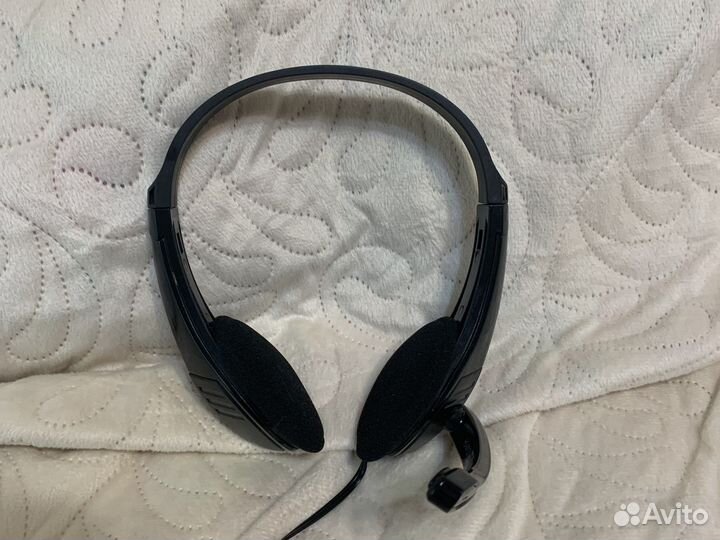 Проводные наушники с микрофоном