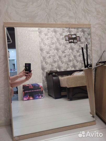 Зеркало настенное