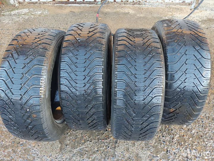 Goodyear UltraGrip 500 255/55 R18
